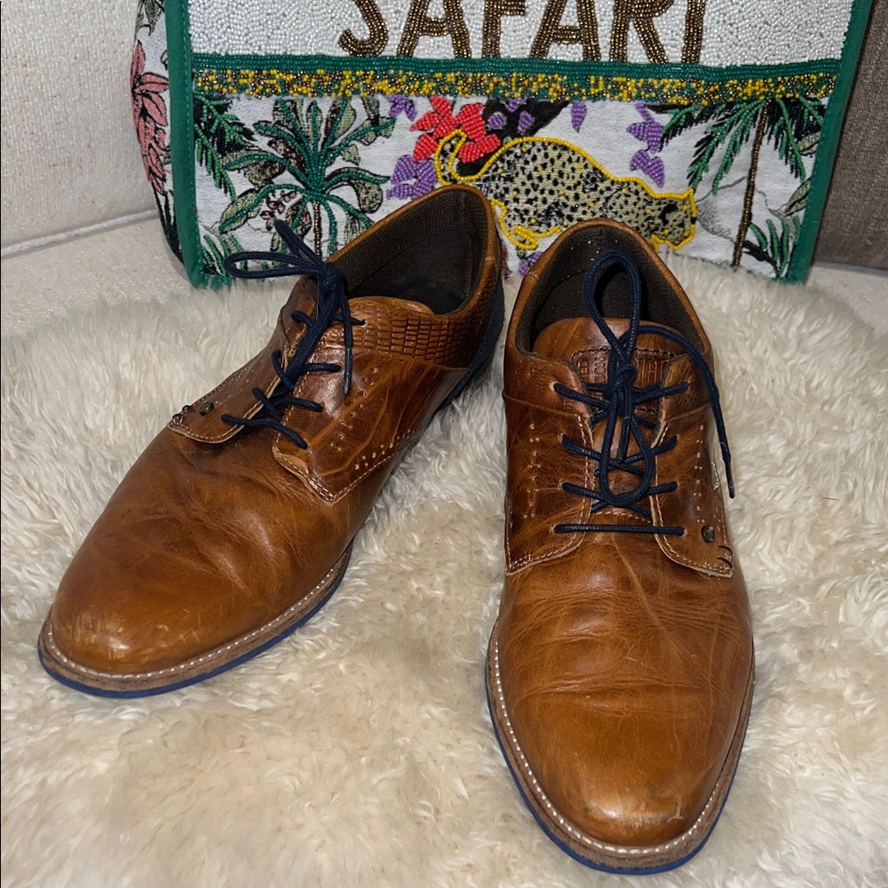 BullBoxer Shoes